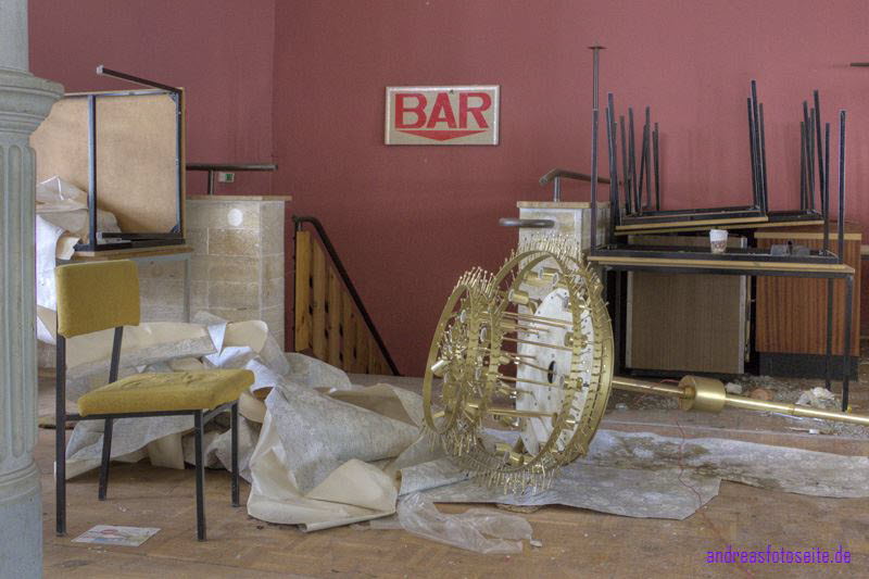 zur Bar